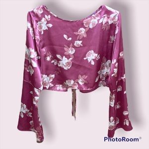Satin bell sleeve blouse🤍